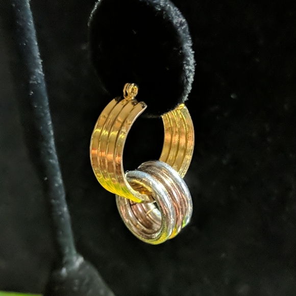 Lot 5 pairs VTG pierced earrings - Picture 6 of 7